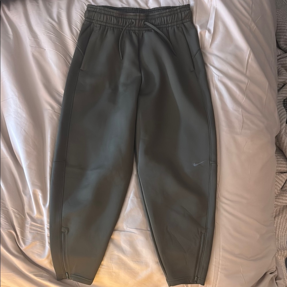 EUC Nike Dri Fit Athletic Joggers